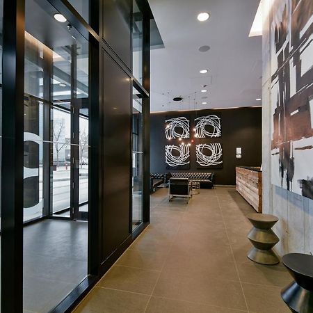 Luxury Skyline Condo In Downtown Free 24/7 Parking وينيبج المظهر الخارجي الصورة